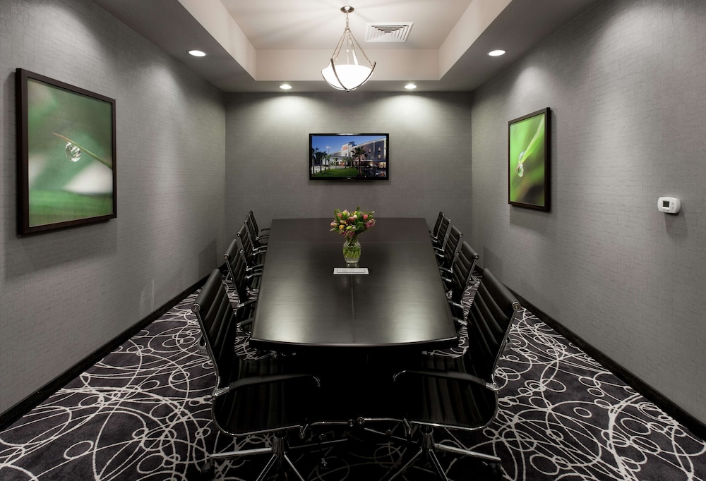 Hampton Inn & Suites Marksville - photo 17