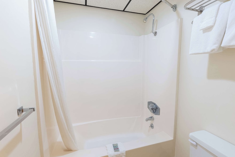Fireside Inn & Suites Bangor - photo 36