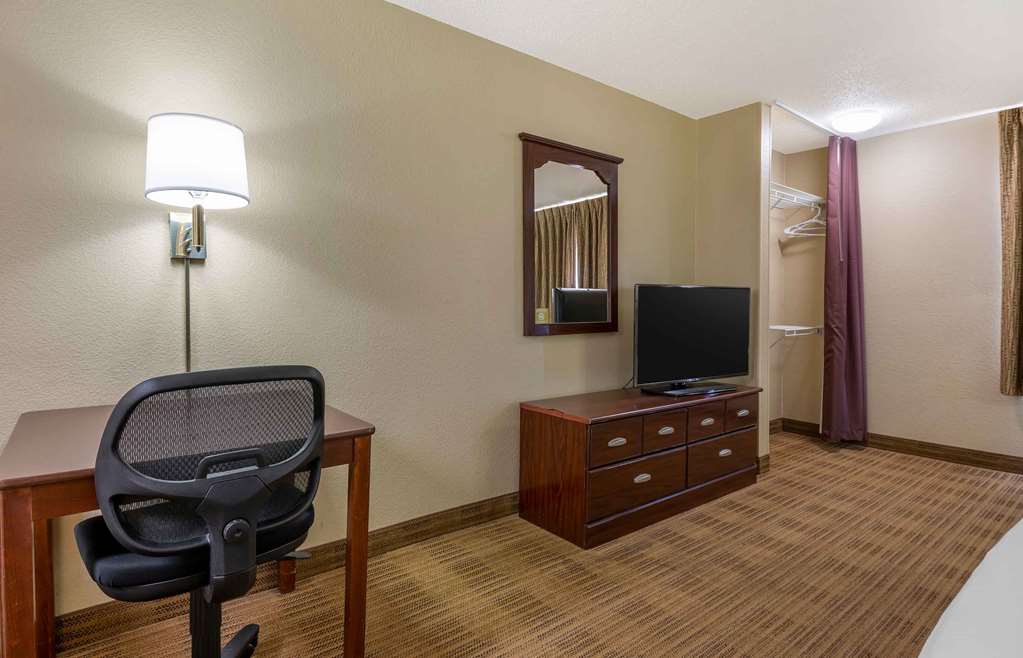 Extended Stay America Suites Champaign Urbana - photo 17