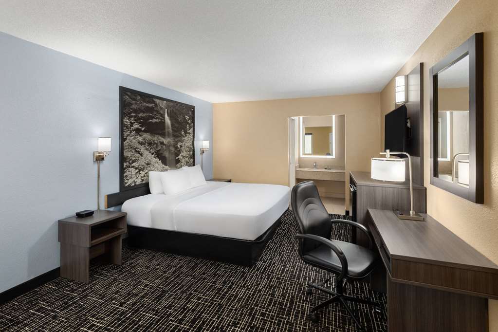Super 8 by Wyndham Paducah I 24 Exit 4 - photo 13