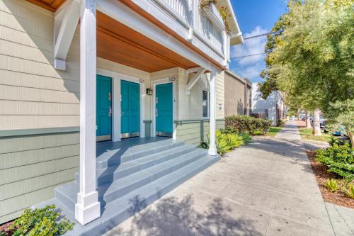 East Village Apartments — 4-Star Luxury Hotel in Long Beach, United States