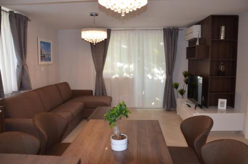 Apartments Mango — 4-Star Luxury Hotel in Baska, Croatia