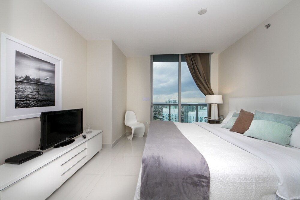 Private Residences at ICON Twr3 by JOS17 - photo 6