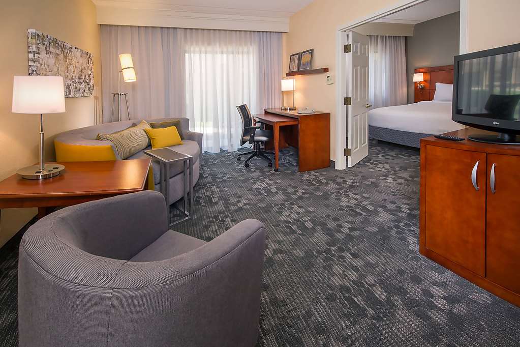 Sonesta Select Charlotte University Research Park - photo 12