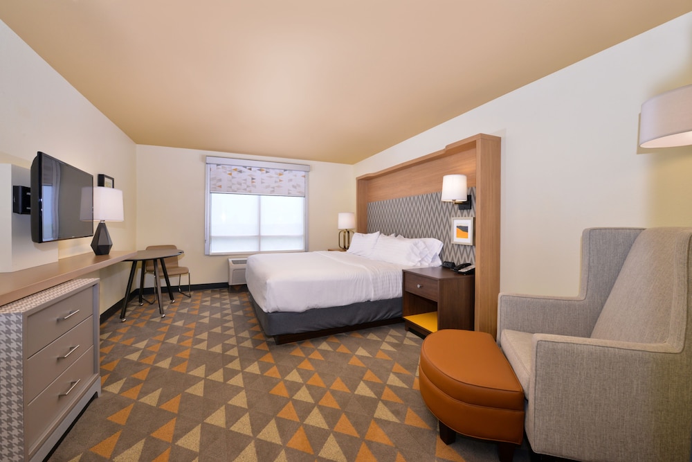 Holiday Inn Kansas City Airport by IHG - photo 6