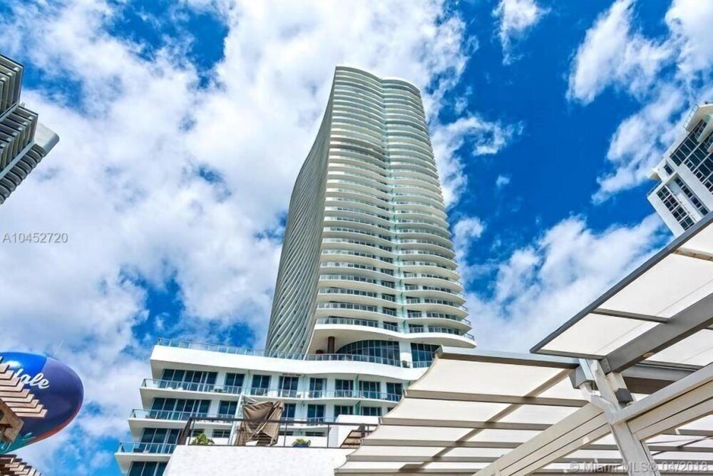 Best Ocean & Bay Views 2 Bed 2 Bath @ Hyde Resort - photo 54