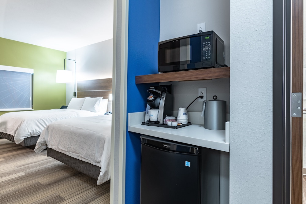 Holiday Inn Express & Suites Moundsville by IHG - photo 22
