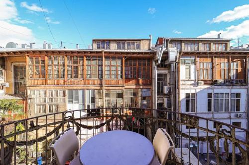 Central Tbilisi Modern 1BR Apt By Wehost