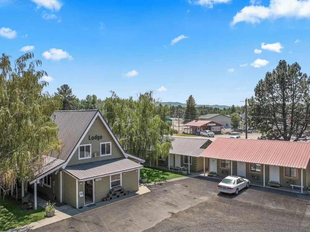 Birch Glen Hotel — Cascade