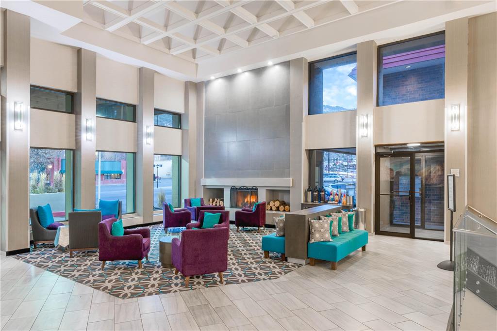 La Quinta Inn & Suites by Wyndham Glenwood Springs - photo 9