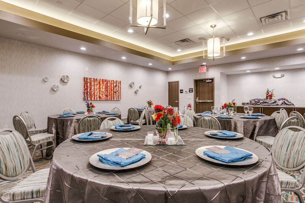 Hampton Inn & Suites North Dallas Central Expy - photo 35