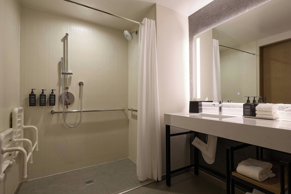 Sheraton Grand Sacramento Hotel - photo 34