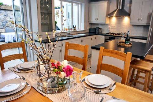'Maigue View' by the River - carbon neutral hotel in Croom