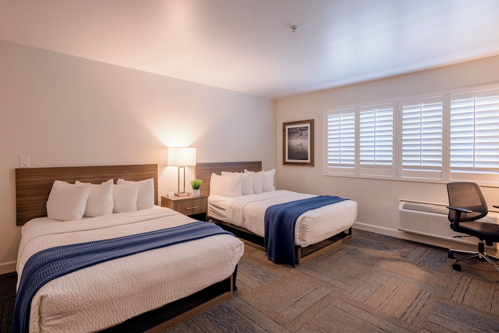 Inn At Moss Landing Point - photo 23