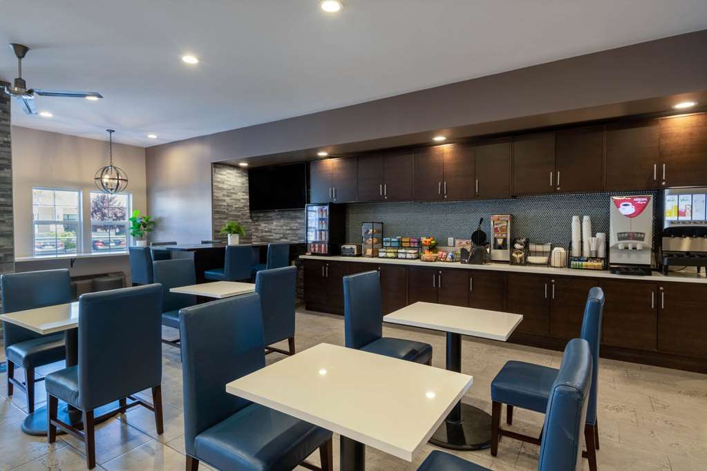 Microtel Inn & Suites by Wyndham Tracy - photo 44