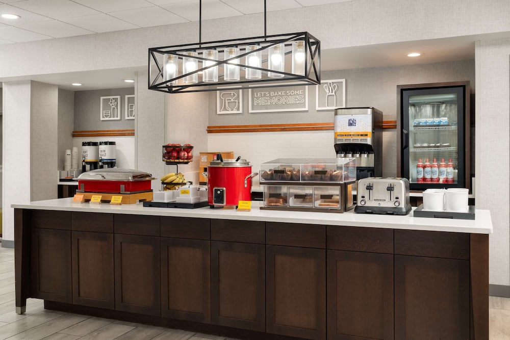 Hampton Inn Fairfax City - photo 38