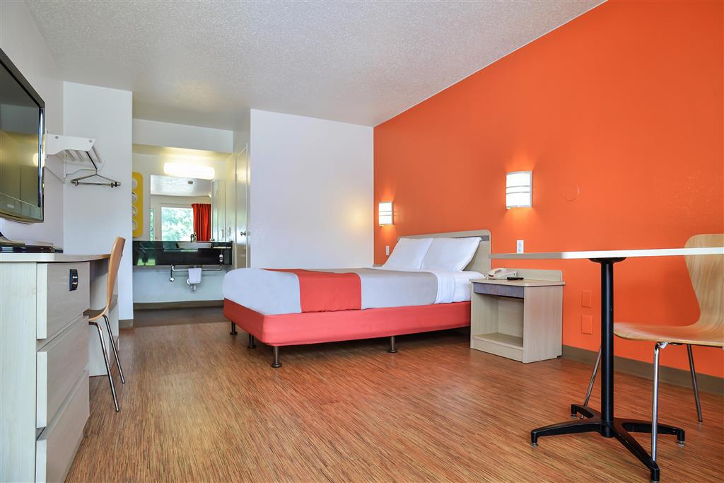 Motel 6 Saint Joseph MO - photo 9