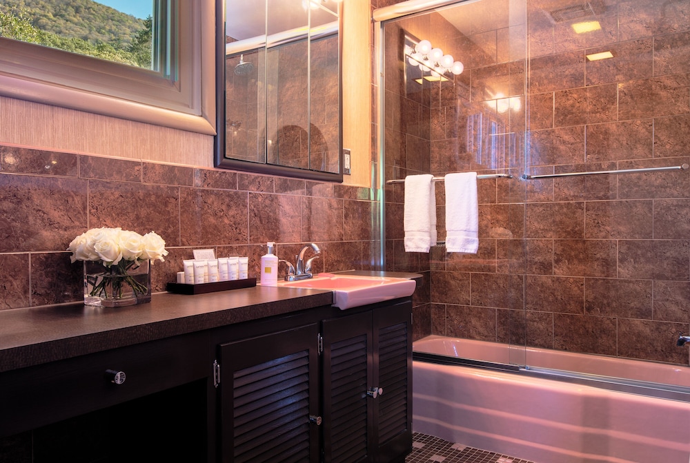 The Roxbury - photo 200