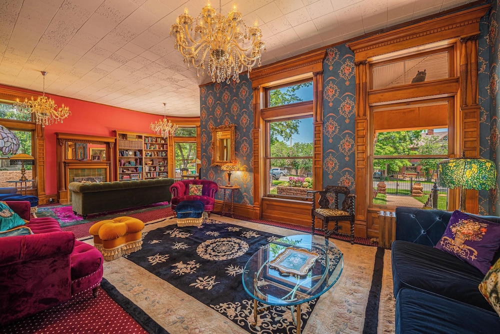 Orman Mansion Pueblo's Most Luxurious Stay - photo 15