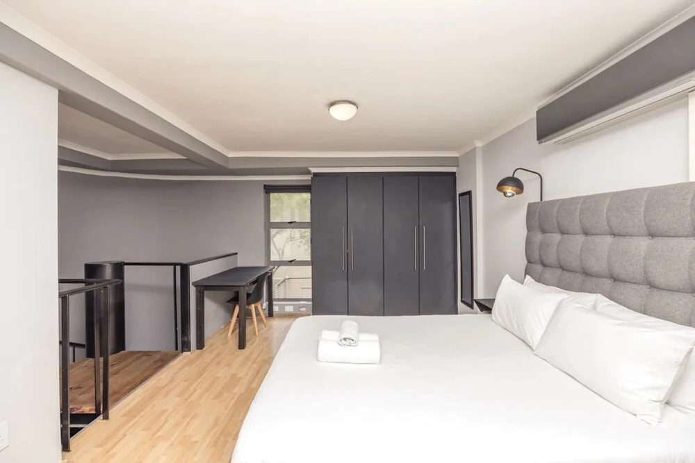 Modern 1 Bedroom in De Waterkant With Table Mountain Views