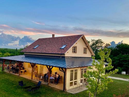 Mimi vendégház — 4-Star Luxury Hotel in Balatonlelle, Hungary