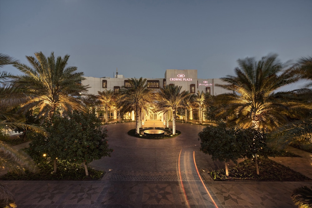 Crowne Plaza Duqm by IHG - carbon neutral hotel in Oman