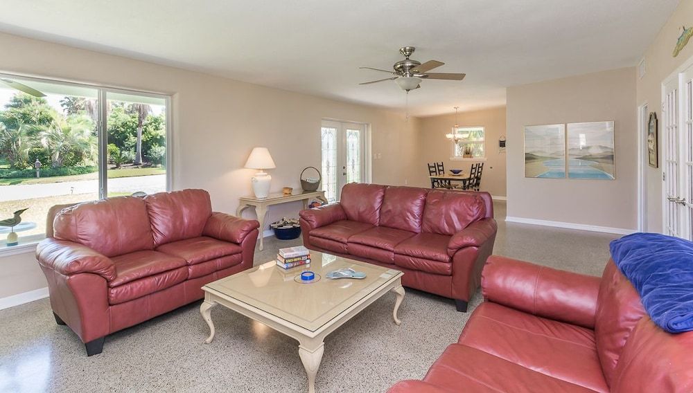 North Beach Beauty Lovely home across the street from the beach. 1814B — 4-Star Luxury Hotel in New Smyrna Beach, United States