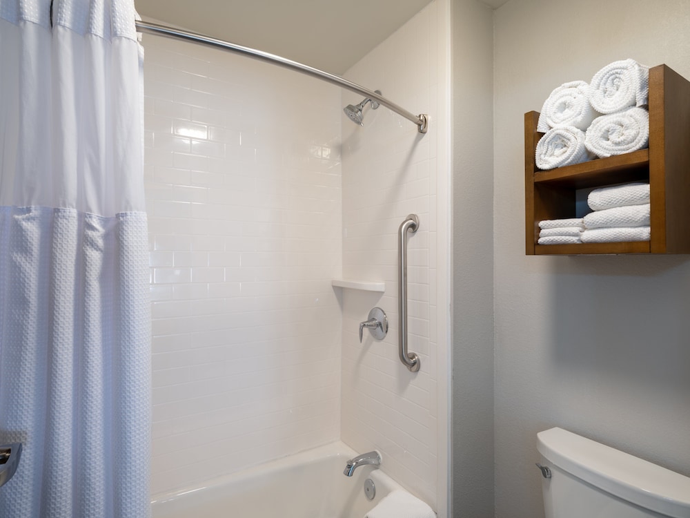 Staybridge Suites Sioux City Southeast by IHG - photo 39