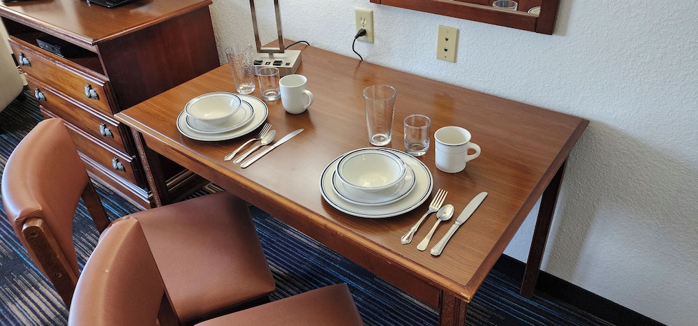 All Towne Suites - photo 18