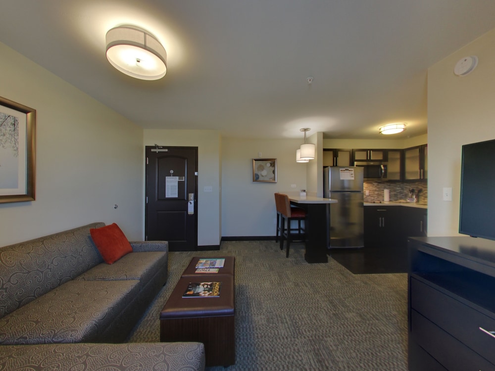Staybridge Suites Madison Fitchburg - photo 6