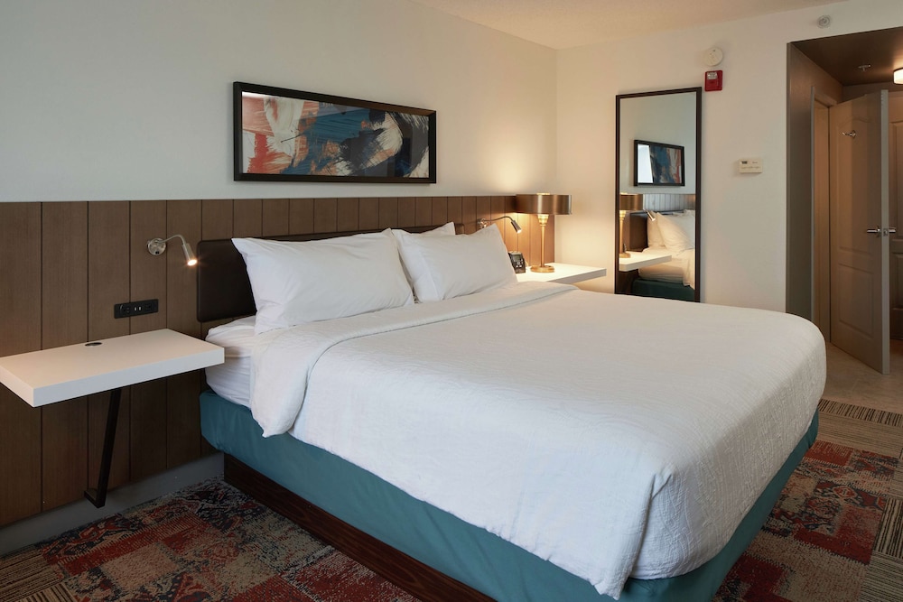 Hilton Garden Inn Evansville - photo 12