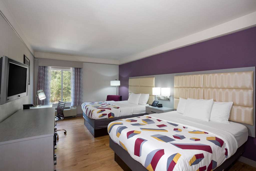 La Quinta Inn & Suites by Wyndham Mobile Daphne - photo 17