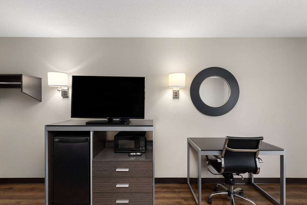 Days Inn by Wyndham Childersburg Sylacauga - photo 20