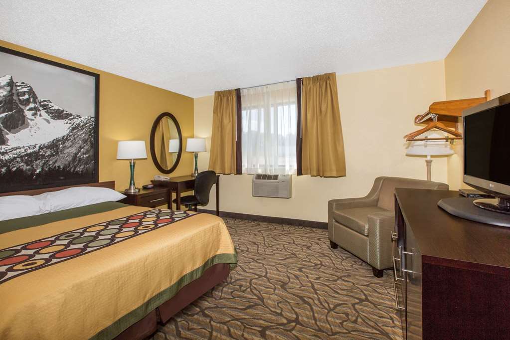 Super 8 by Wyndham Nampa - photo 7