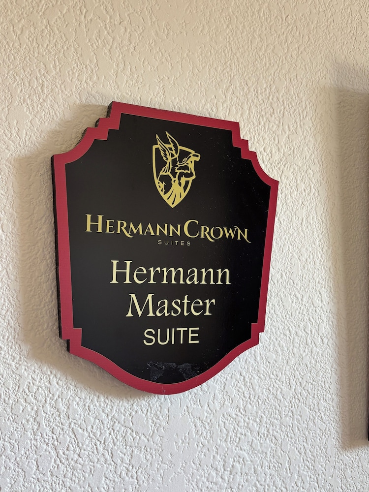 Hermann Crown Suites - photo 88