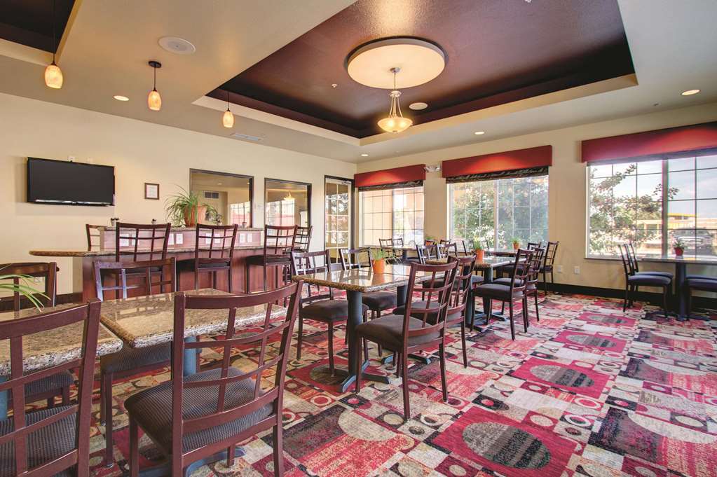 La Quinta Inn & Suites by Wyndham Denver Gateway Park - photo 50