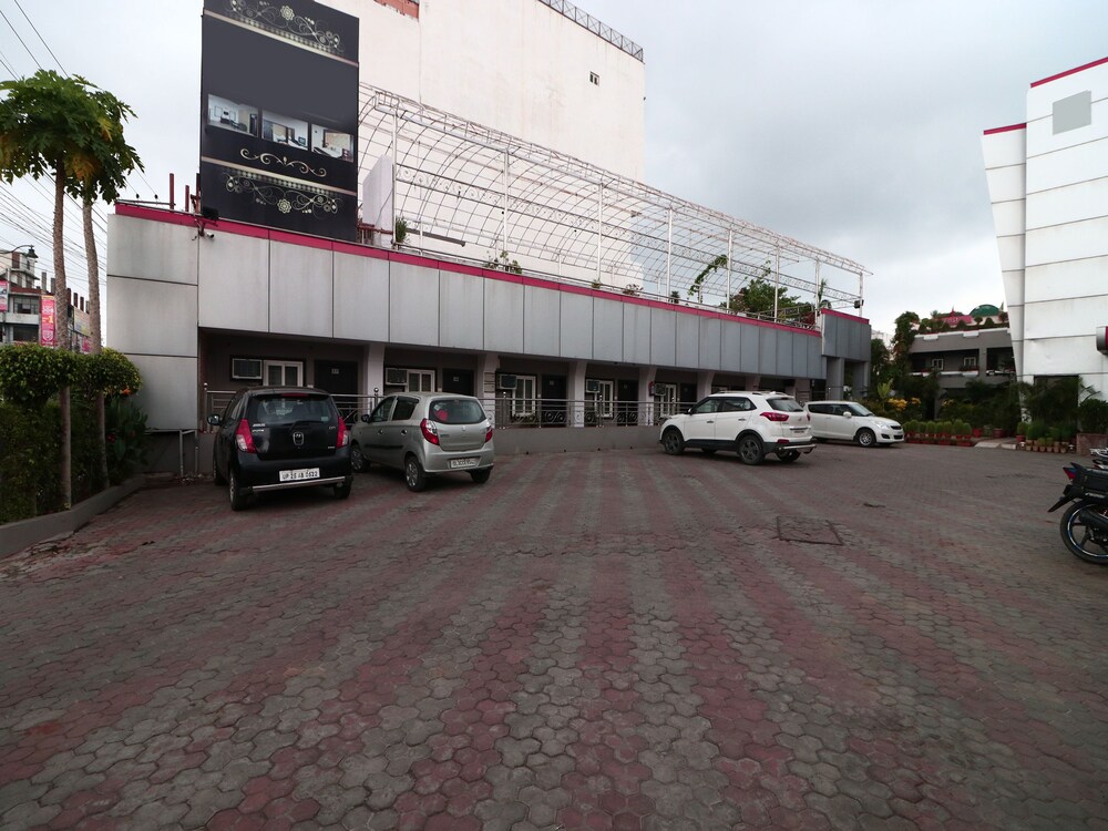 Oyo 5189 Hotel East Lite — Bareilly — photo 3