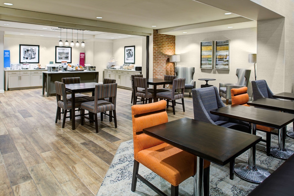 Hampton Inn & Suites Pittsburg Kansas Crossing - photo 27