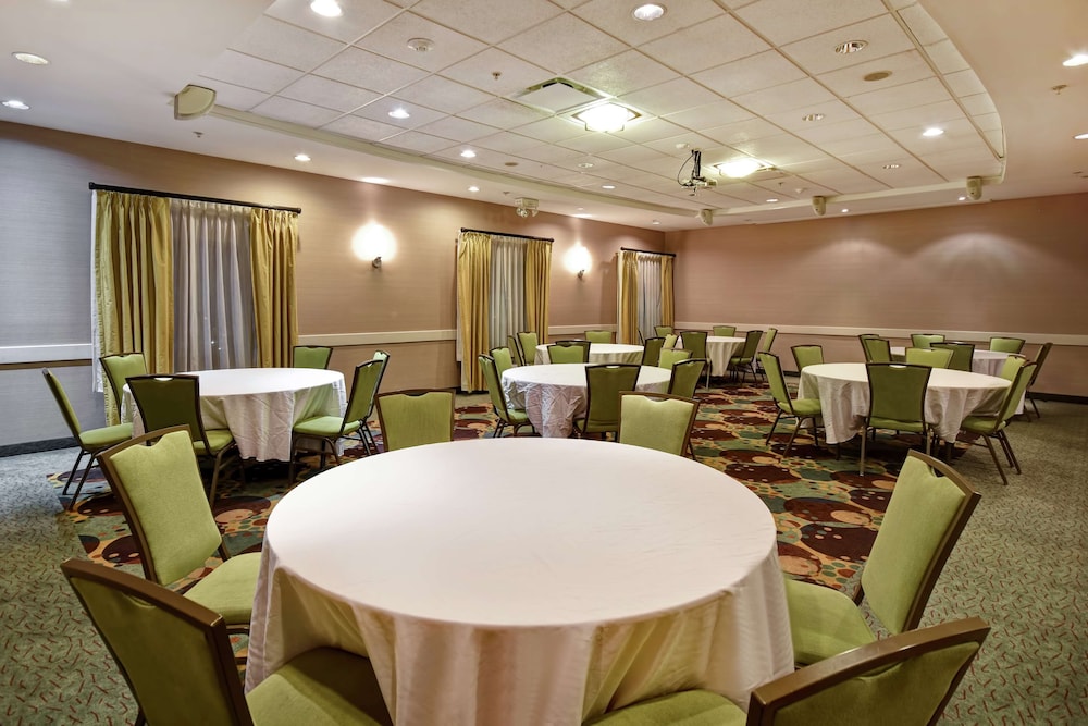 Hampton Inn & Suites Detroit Canton - photo 87