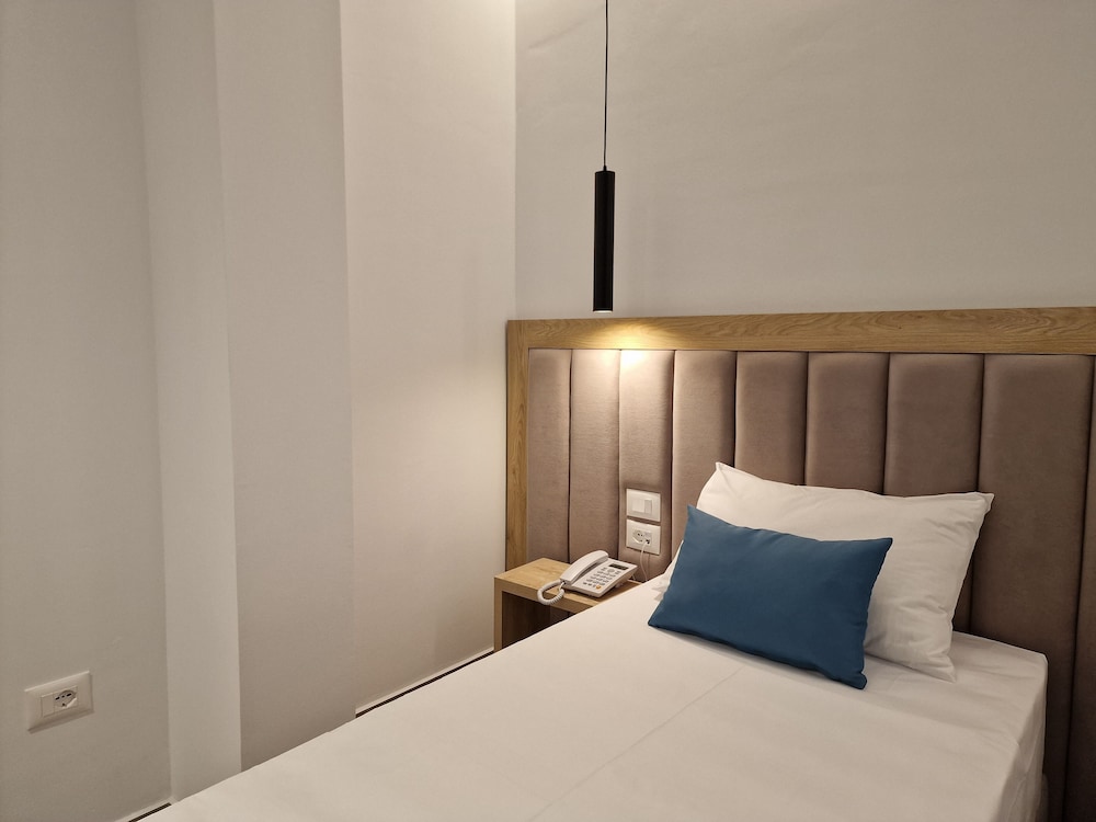 Monel Hotel — Ksamil — photo 3