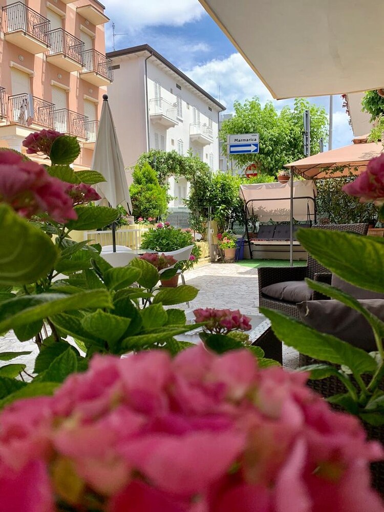 Single Room With Breakfast - last minute hotel in Rimini