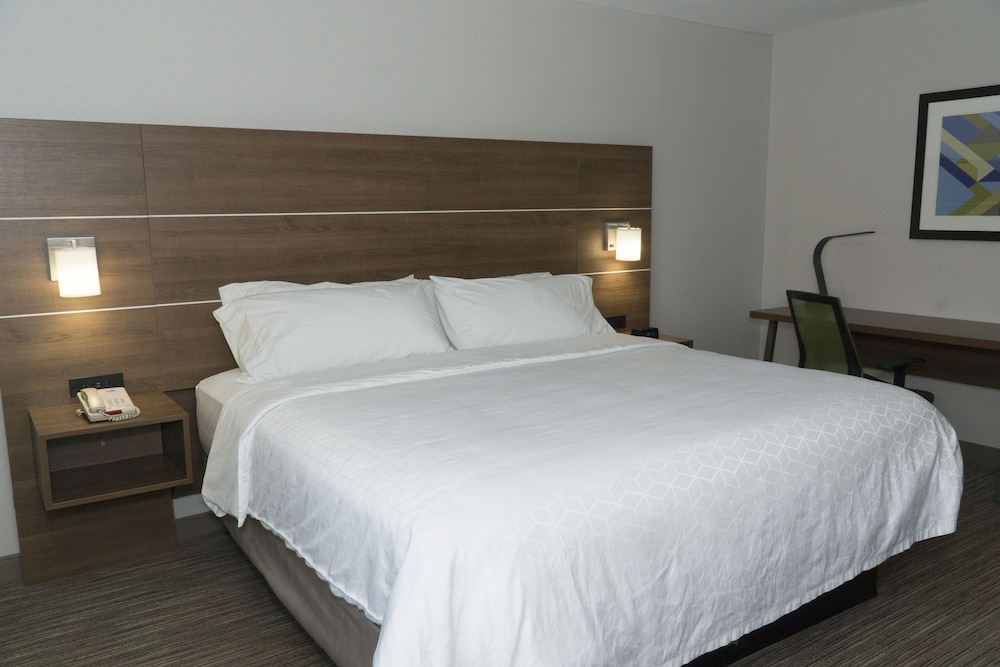 Holiday Inn Express Hotel & Suites Madison by IHG - photo 13