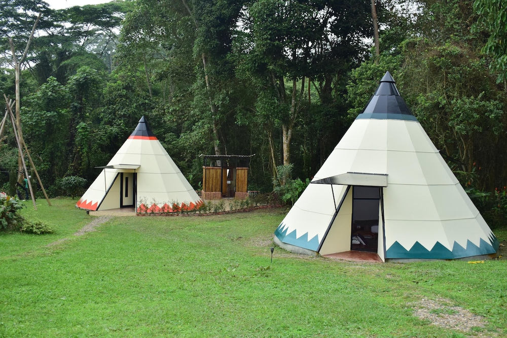 Bosque de Aventura & Glamping El Refugio in La Mesa, Colombia