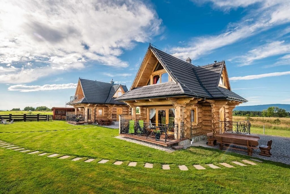 DOMKI TATRY z jacuzzi i sauną w cenie spokojna okolica świetna dla rodzin z dziećmi lub grupy znajomych in Szaflary, Poland