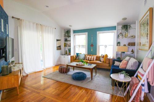 Luxurious Bohemian Bungalow in Lincolnville Mins from Downtown — 4-Star Luxury Hotel in Saint Augustine, United States