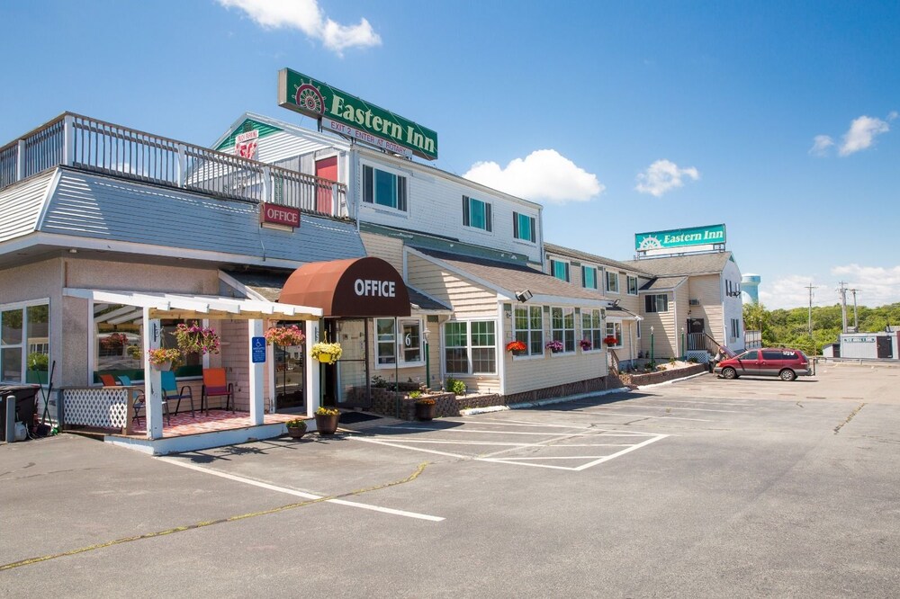 Eastern Inn - carbon neutral hotel in Buzzards Bay