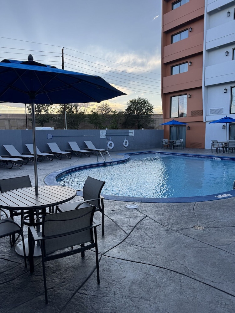 Holiday Inn Express Denver Central North by IHG - photo 29