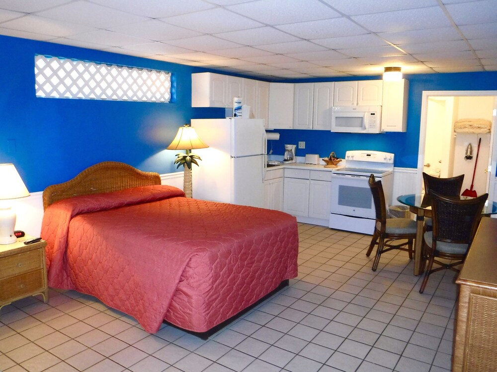 Waterside Inn on the Beach - photo 29