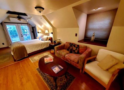 Balcony Suite at White Lotus Eco Spa Retreat — 4-Star Luxury Hotel in Stanardsville, United States