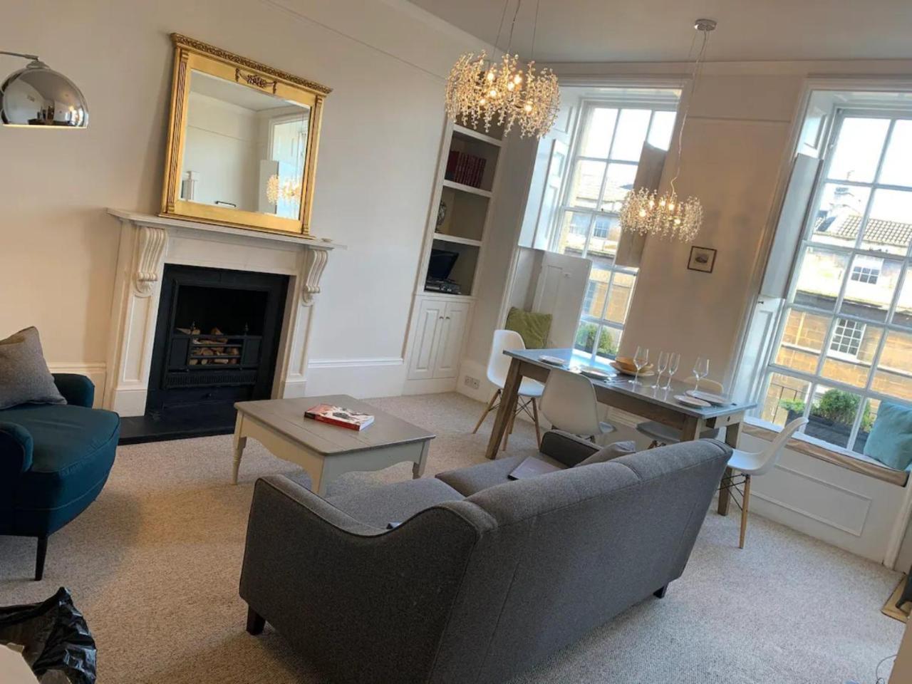 Bijoux Central Bath Period Apartment and Parking Pass the Keys — 4-Star Luxury Hotel in Bath, United Kingdom